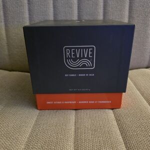 Revive Soy Candle Sweet Citrus & Raspberry 14.5 oz.